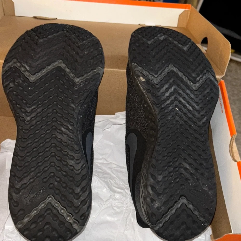 Nike Black Athletic Sneakers - Picture 5 of 9